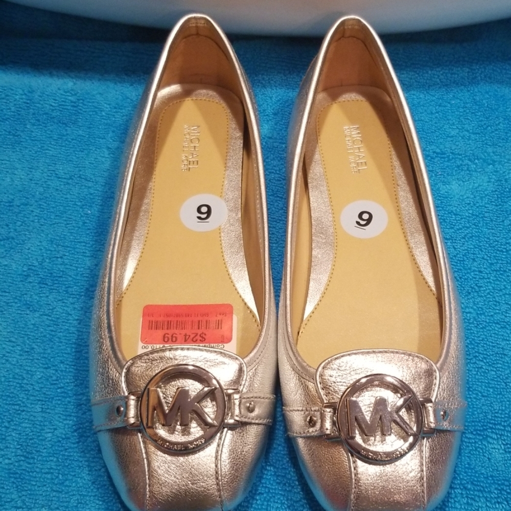 Michael kors silver flats